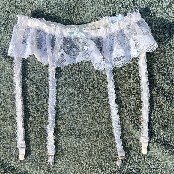 Vintage Union Made Garter Belt Lingerie Pinup OS White Floral Lace Delicate Sexy - Picture 2 of 10